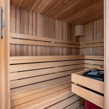 Bed & Breakfast Euphrosina Boutique Met Verwarmd Zwembad, Sauna, Vlakbij Het