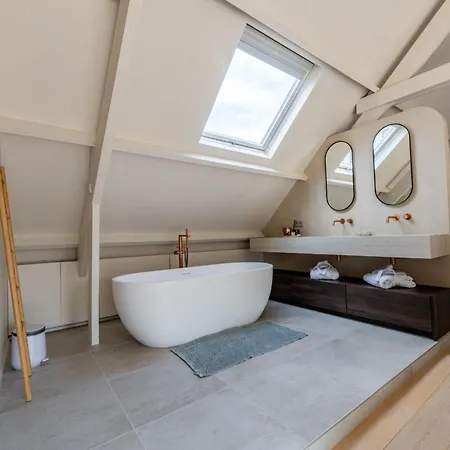 Euphrosina Boutique Met Verwarmd Zwembad, Sauna, Vlakbij Het Bed & Breakfast Ostende