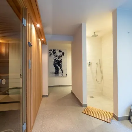 Euphrosina Boutique Met Verwarmd Zwembad, Sauna, Vlakbij Het 4* Oostende
