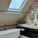 Bed & Breakfast Euphrosina Boutique Met Verwarmd Zwembad, Sauna, Vlakbij Het Oostende