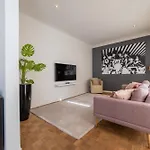 Euphrosina Boutique Met Verwarmd Zwembad, Sauna, Vlakbij Het Bed & Breakfast