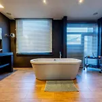 Euphrosina Boutique Met Verwarmd Zwembad, Sauna, Vlakbij Het Bed & Breakfast