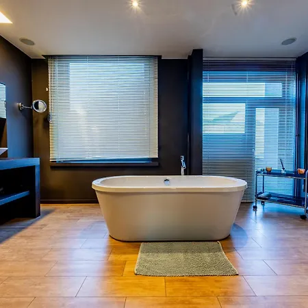 Euphrosina Boutique Met Verwarmd Zwembad, Sauna, Vlakbij Het Bed & Breakfast